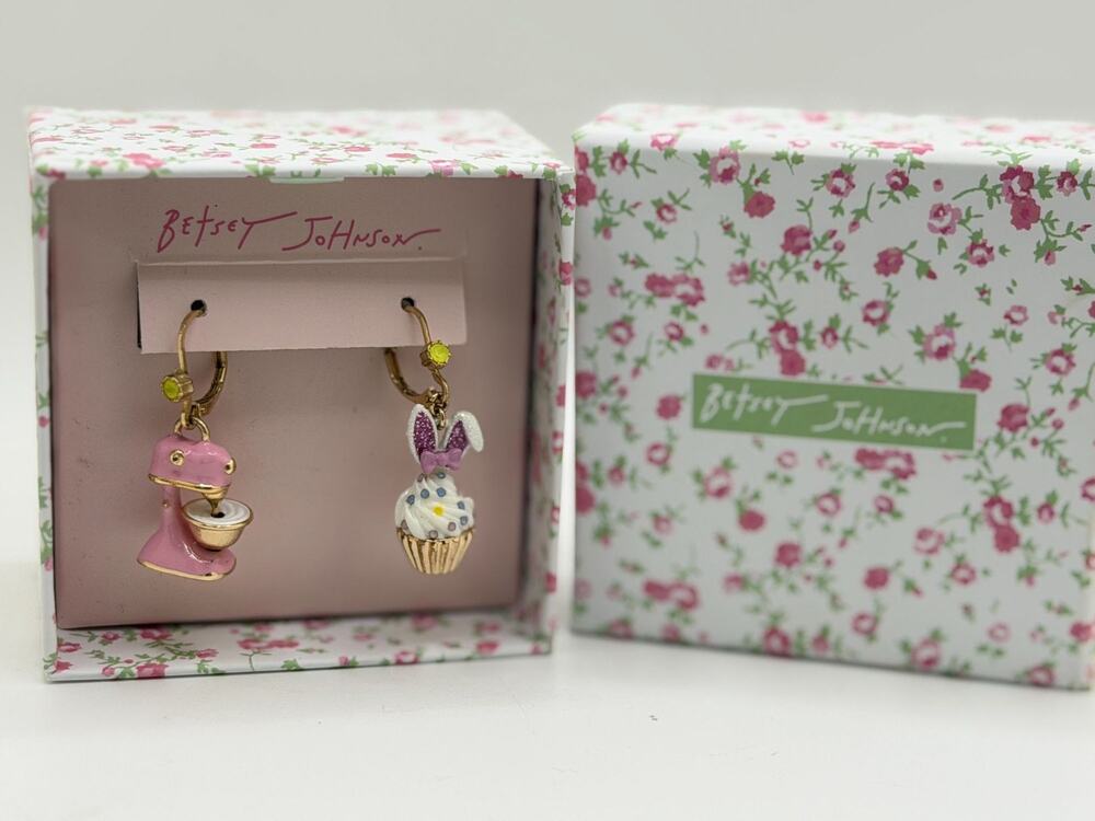 Betsey Johnson Mixer & Cupcake Bunny Charm Earrings Gift Box